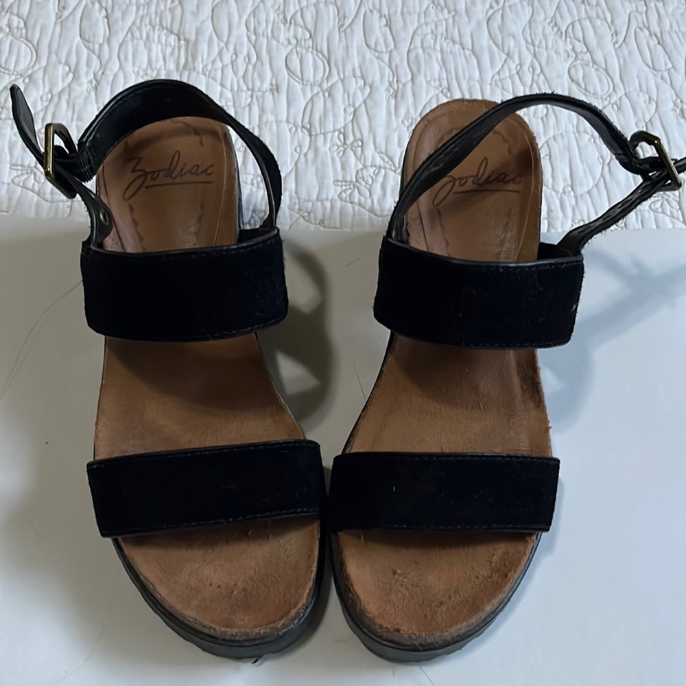 Zodiac block heel sandal